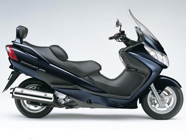 SE VENDE SUZUKI BURGMAN 250cc