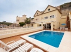 Chalet con 4 dormitorios se vende en Benalmadena Costa, Costa del Sol - mejor precio | unprecio.es
