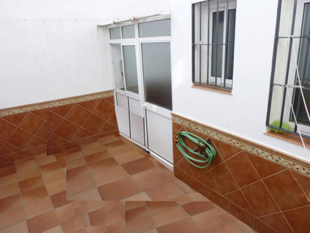 TRASTERO DE ALUMINIO EN BUENAS CONDICIONES