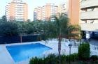 Soleado con vista a dos calles y a una de las piscinas comunitarias. - mejor precio | unprecio.es