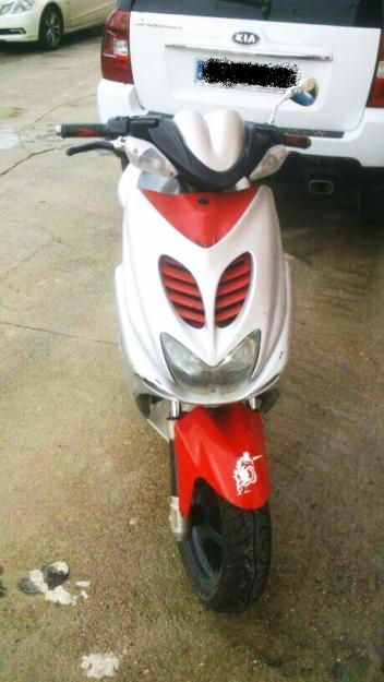 Yamaha aerox 4.700 km