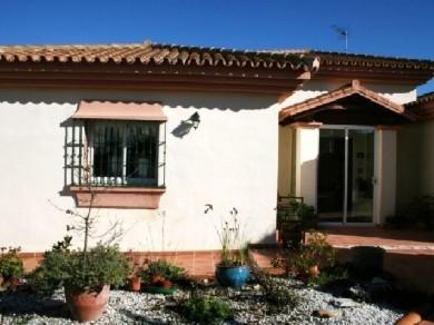 Chalet con 3 dormitorios se vende en Coin