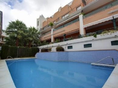 Apartamento con 3 dormitorios se vende en Estepona, Costa del Sol