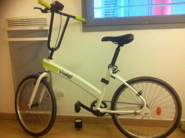 Vendo bici de ciudad nueva y con candado.