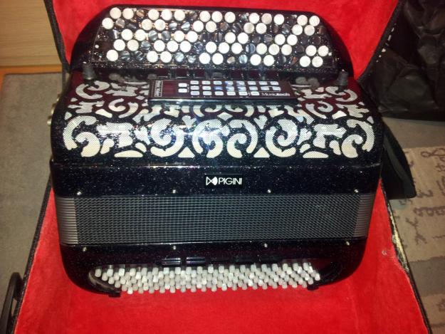 ACORDEON PIGINI JAZZ STAR 3 + MIDI Q-SELECT MUSICMAKER + MICROFONOS