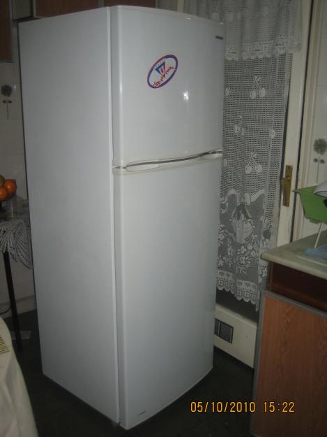 SE VENDE NEVERA LAVADORA MICRONDAS (junto o separado)