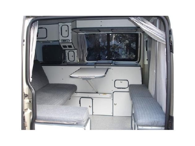 VOLKSWAGEN MULTIVAN T5