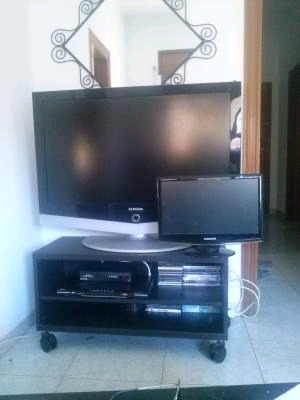 Urgente...vendo x viaje dos tvs samsungs en perfecto estado