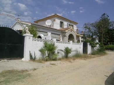 Chalet con 6 dormitorios se vende en Malaga, Costa del Sol