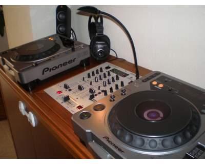 Equipo Pioneer CDJ-800 + Mesa Mezcladora + Accesorios