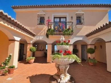 Chalet con 5 dormitorios se vende en Mijas Costa, Costa del Sol