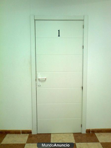 PUERTAS BLANCAS RESISTENTES