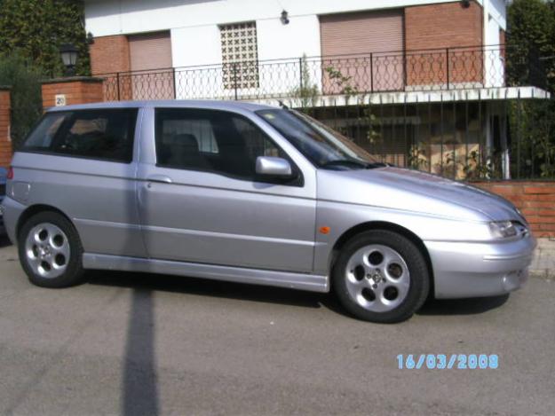 coche seminuevo año 01,consumo bajo,particular