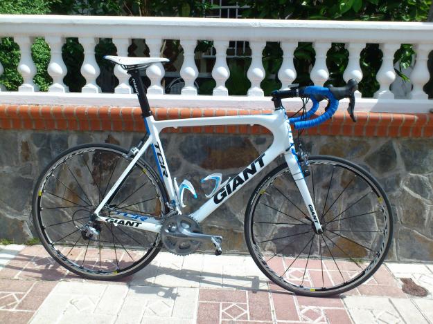 Se vende bicicleta carretera giant tcr advanced carbono