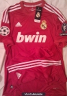 EQUIPACION REAL MADRID ROJA CHAMPIONS CAMISETA y PANTALON 2012 - mejor precio | unprecio.es