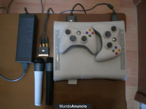 VENDO XBOX360 FLASHEADA CON 2 MANDOS , 2 micros...