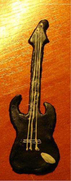 Broche guitarra negra