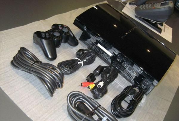 Play 3, 60 gb 220 euros. Nueva 2 juegos y mando vibratorio