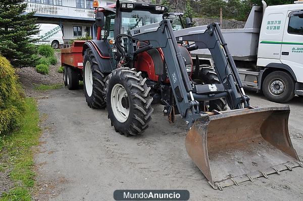 Bonito Tractores Valtra Hi tech muy resistiendo