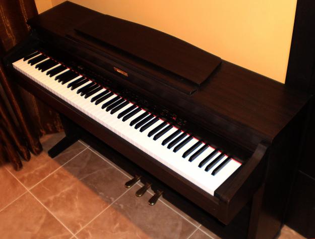 Se vende piano digital Kawai CN 31