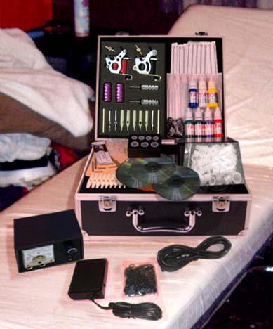 KIT DE TATUAJE PROFESIONAL 2 MÁQUINAS / AGUJAS / TINTA/TUBOS/MALETIN/ , etc etc 190 euros