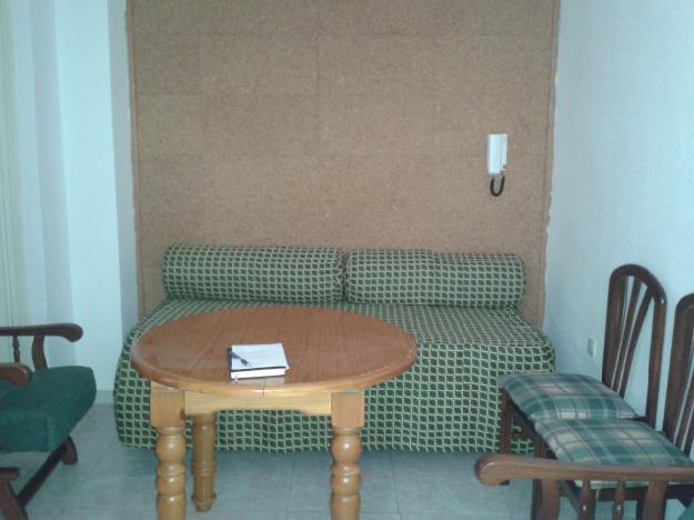 Se alquila apartamento en la Calle Neptuno