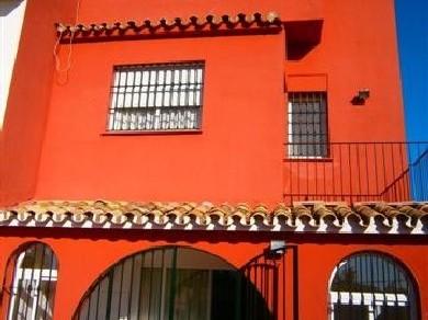 Adosado con 5 dormitorios se vende en Marbella, Costa del Sol