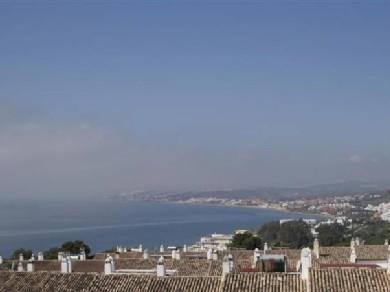 Apartamento con 3 dormitorios se vende en Estepona, Costa del Sol
