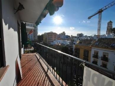 Apartamento con 2 dormitorios se vende en Marbella, Costa del Sol
