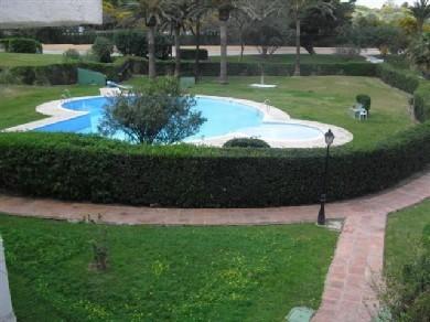 Apartamento con 2 dormitorios se vende en Estepona, Costa del Sol