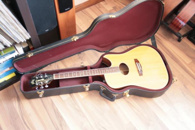 Fantastica guitarra Guild. Modelo D47-CE