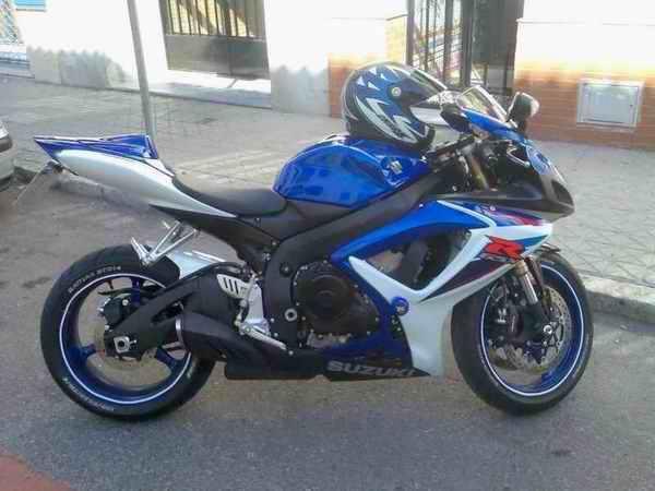 Suzuki GSXR 600 K7