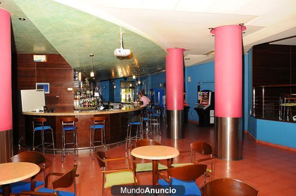 Se vende cafetería-bar de copas en Murcia