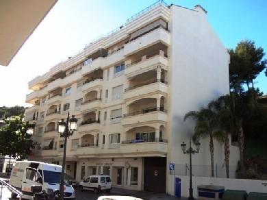 Apartamento con 3 dormitorios se vende en Marbella, Costa del Sol