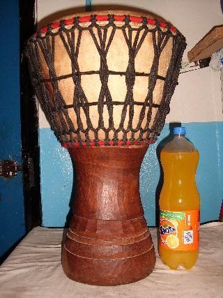 djembe artesanal de burkinna fasso con funda