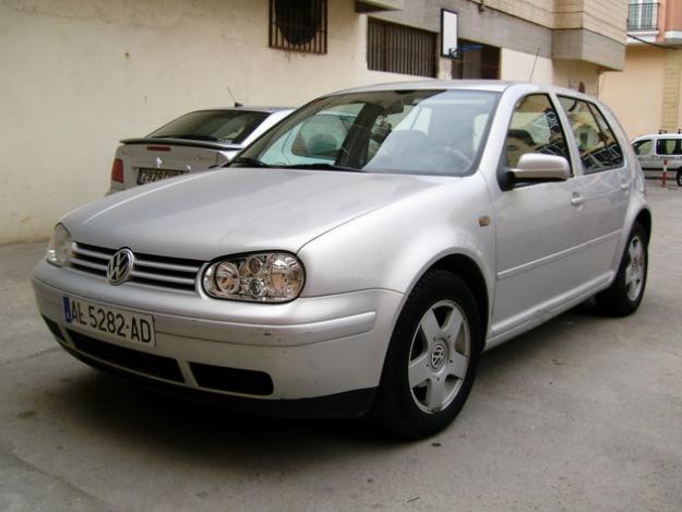 Vendo Volkswagen Golf  1.6cc.  100cv.