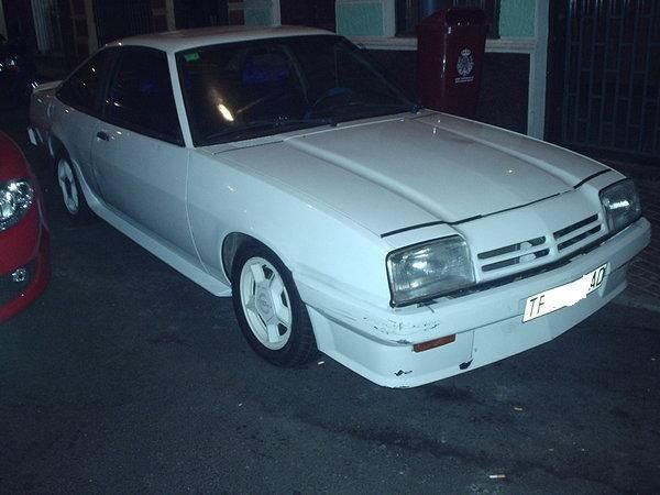 Gran Oportunidad ! Vendo, OPEL MANTA 2000 GSI caminando y con I.T.V recien pasada zona santa cruz tenerife -  Oferta 3.1