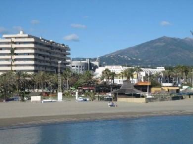 Apartamento con 2 dormitorios se vende en Marbella, Costa del Sol
