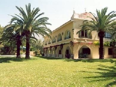Chalet con 6 dormitorios se vende en Marbella, Costa del Sol