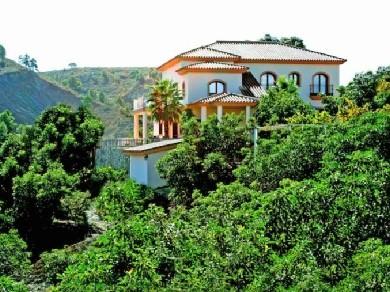 Chalet con 7 dormitorios se vende en Coin