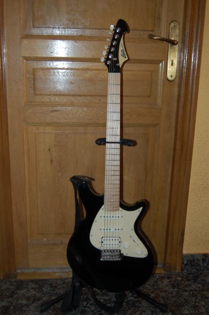 Guitarra LAG Jv200 + Amplificador