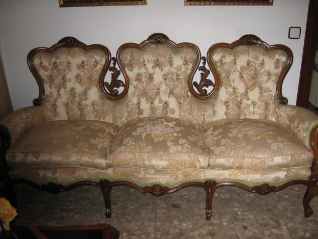 Conjunto sofá estilo Luis XVI