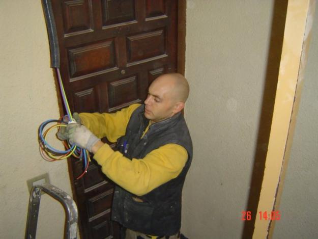 Electricista en Madrid. Reparaciones averías eléctricas. Jose Horrillo 680 182 969