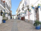 Chalet con 6 dormitorios se vende en Estepona, Costa del Sol - mejor precio | unprecio.es