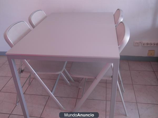 Conjunto de mesa y sillas