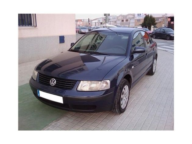 VOLKSWAGEN PASSAT 1.9 TDI