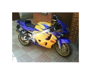 SUZUKI GSX R600