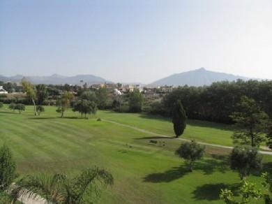 Apartamento con 3 dormitorios se vende en Marbella, Costa del Sol