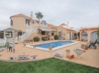 Chalet con 4 dormitorios se vende en Torrevieja, Costa Blanca - mejor precio | unprecio.es
