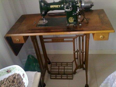 Máquina de coser=“refrey”.-profesionallll e industrial.-oferta,antigua-ideal